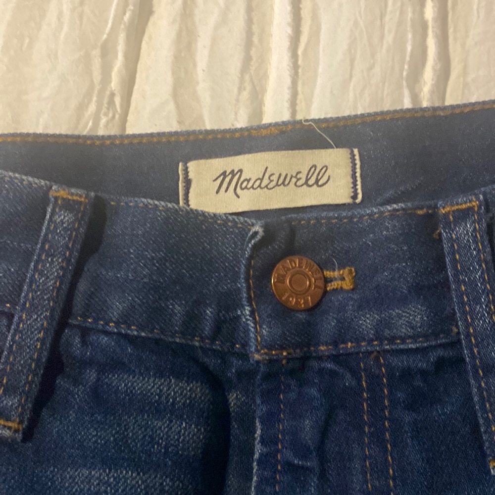Madewell Perfect Vintage dark blue jean raw hem